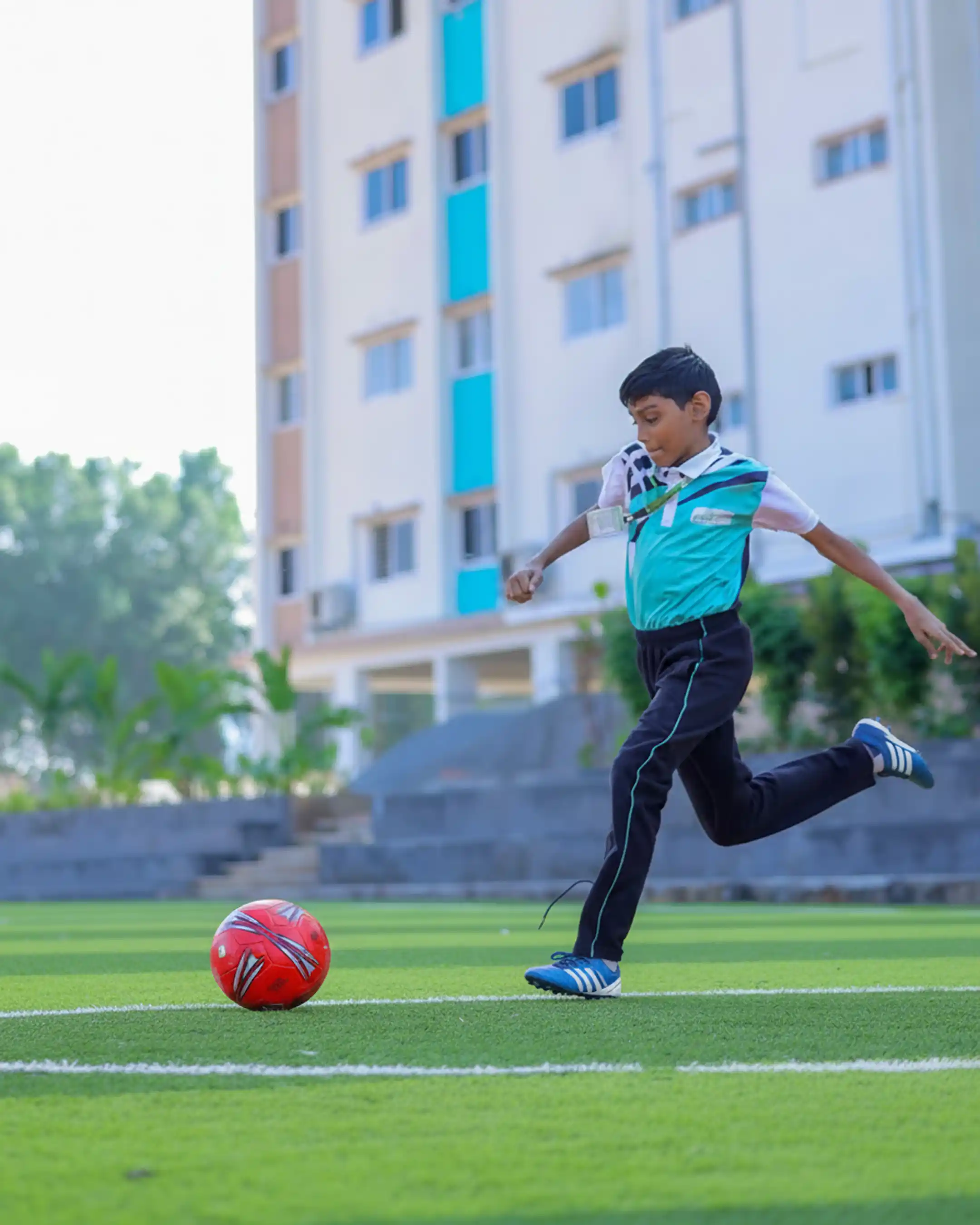 Students building teamwork through school sport
